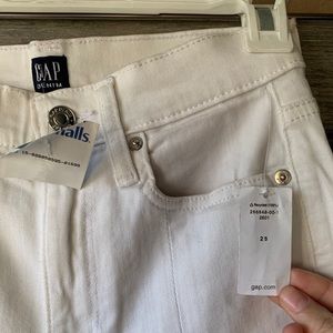 GAP Cropped white jeans